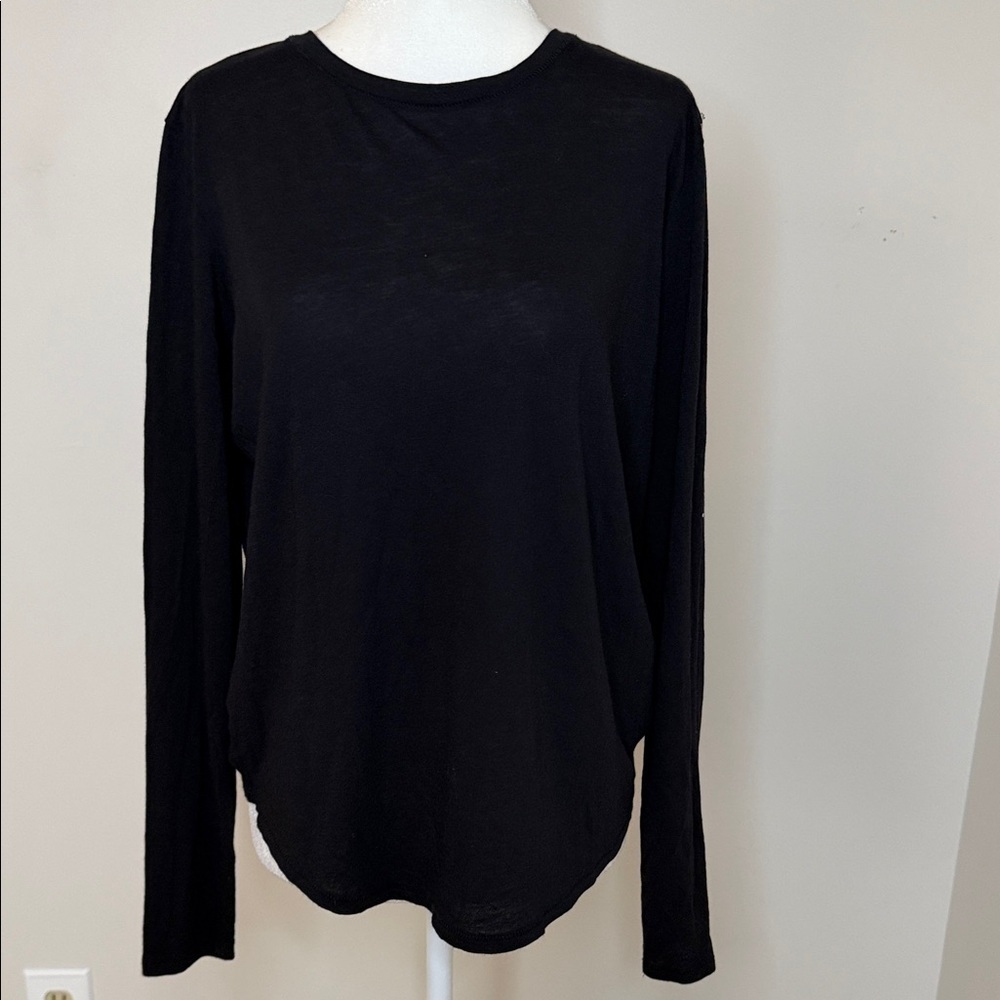 VINCE Essential Black Long Sleeve Top size medium - Picture 3 of 9